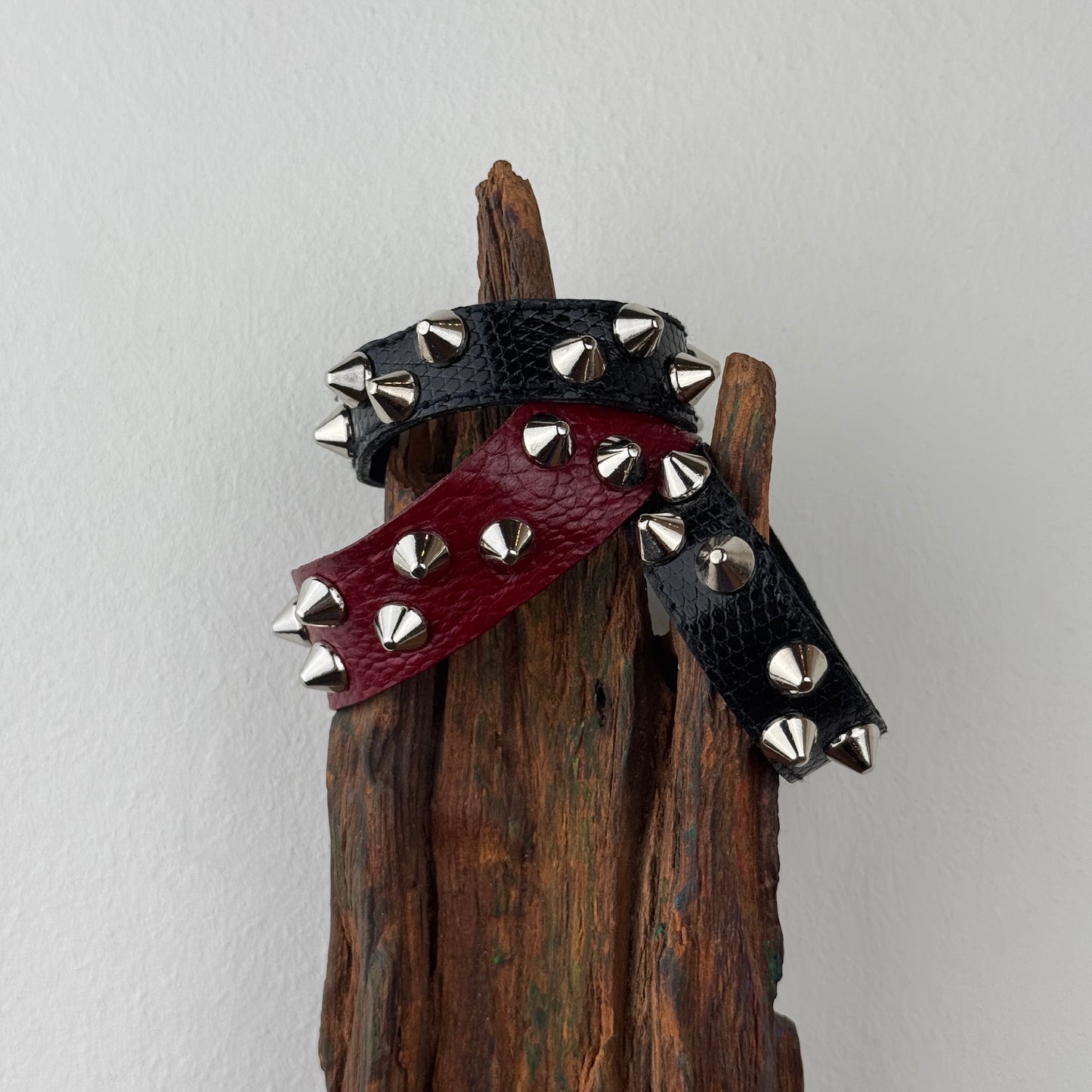 REBEL-002 SPIKE BRACELET LIZARD OSTRICH